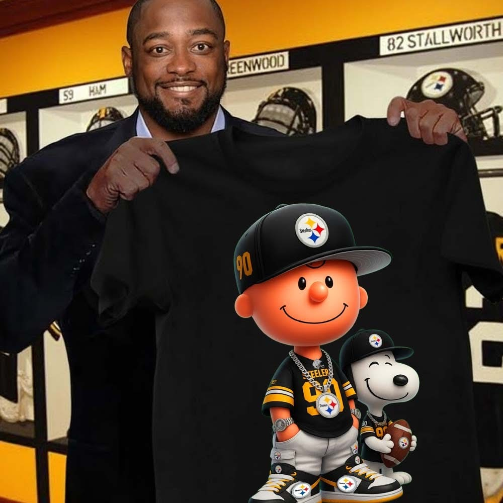 Pittsburgh Steelers Football Snoopy Collaboration T-Shirt Best Gift For Football Fans